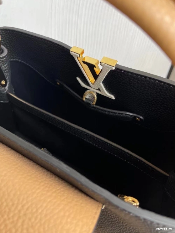 WIS MM CAPUCINES Louis Vuitton 0111